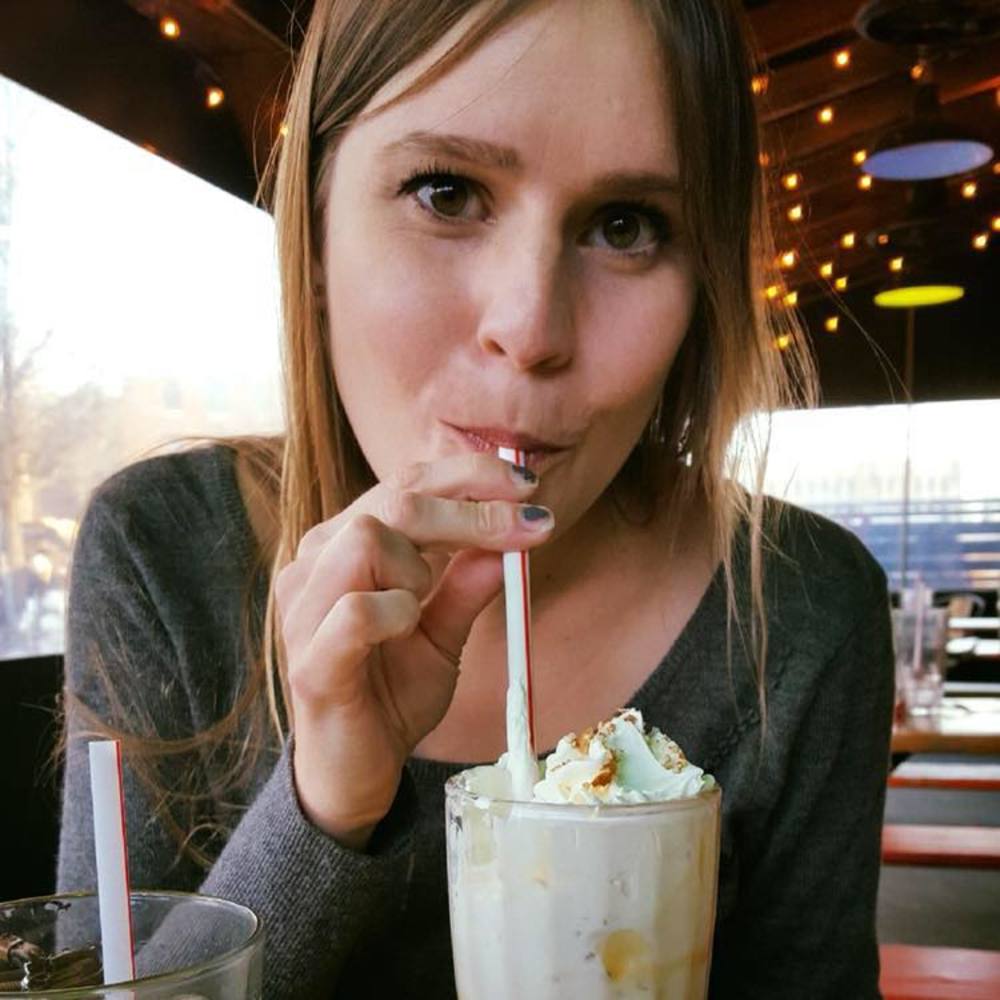 Meet your Posher, Adrianne